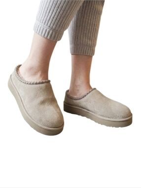 Pawz Suede Slippers Womens Size 8 Beige Platform Faux Fur Mules